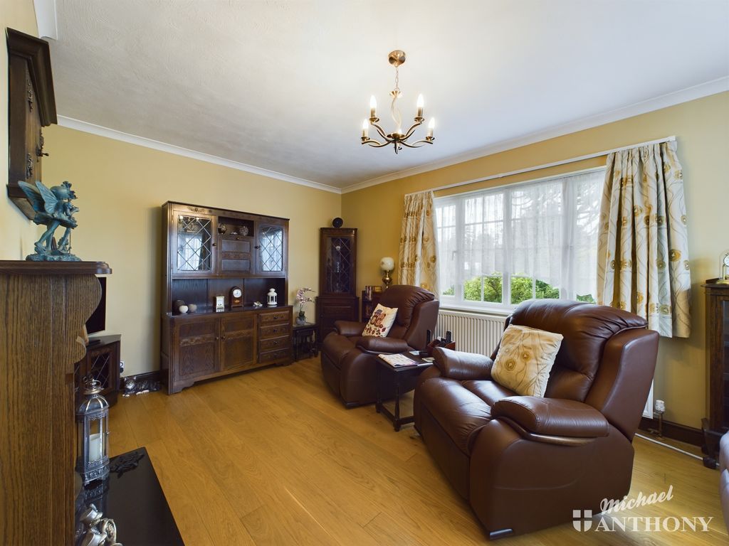 Property photo 2 of 22 Cam02773G0-Pr0132-Still006