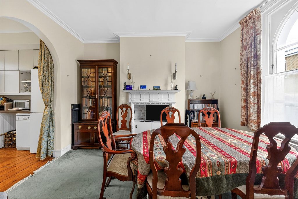 Property photo 3 of 30