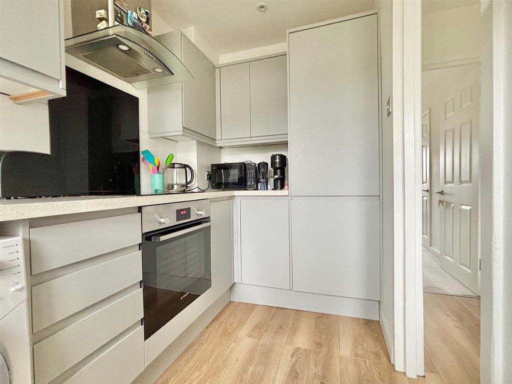 Property photo 3 of 15 Kitchen