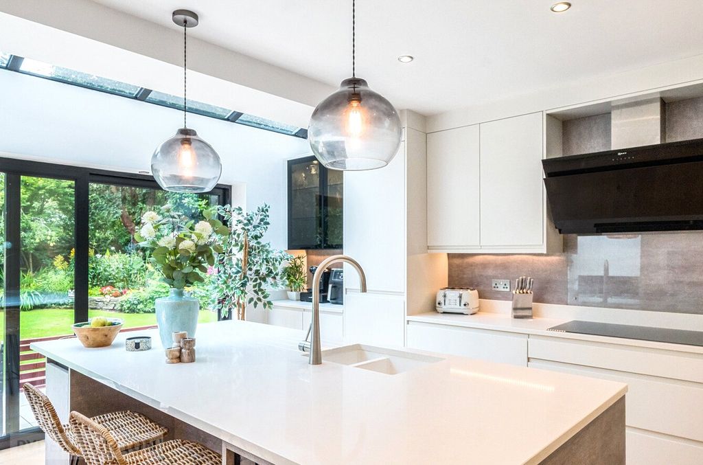 Property photo 1 of 42 Picture No. 24