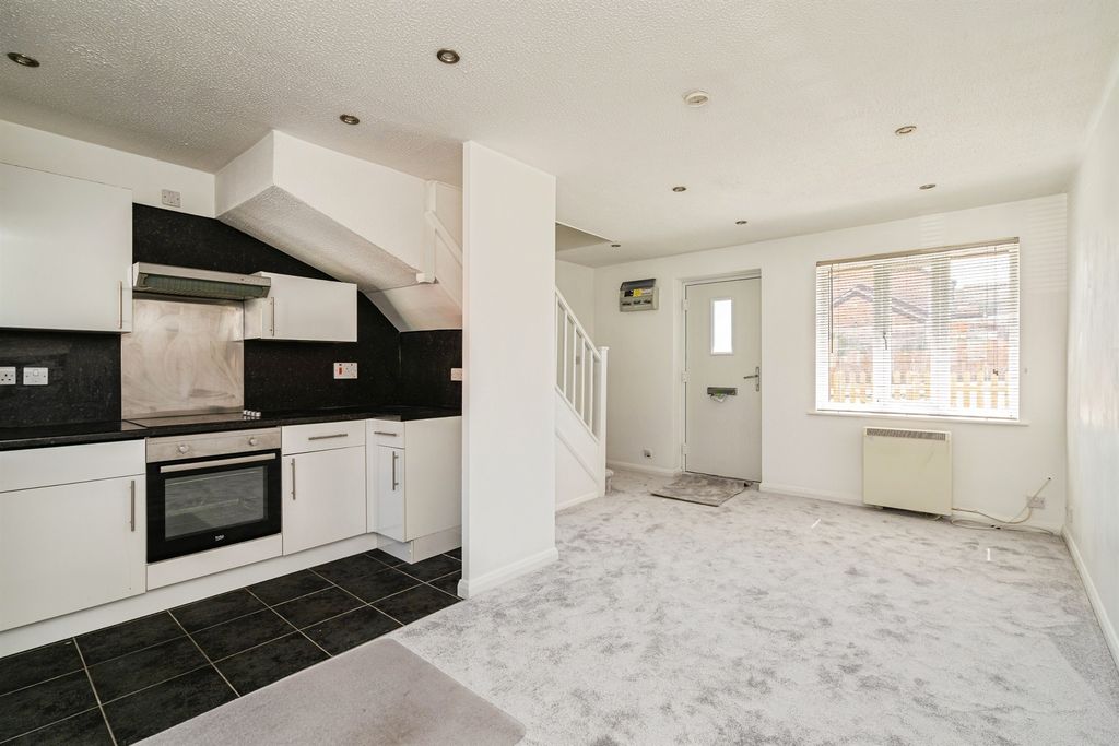 Property photo 2 of 18