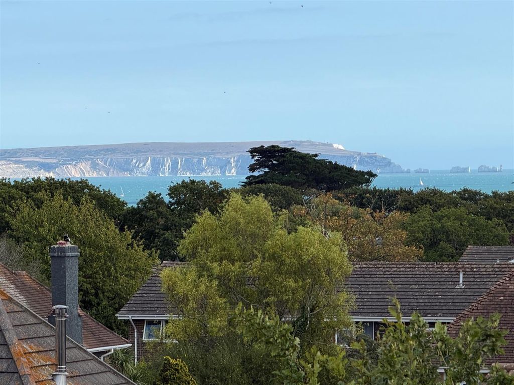 Property photo 1 of 33 Zoomed In Iow.Jpg