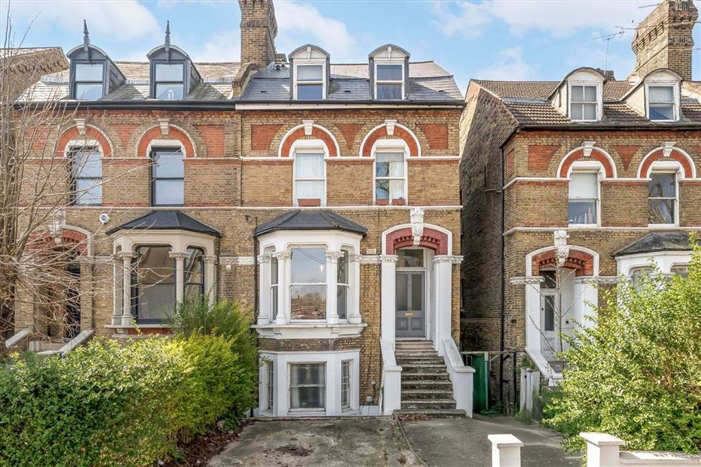Property photo 1 of 8