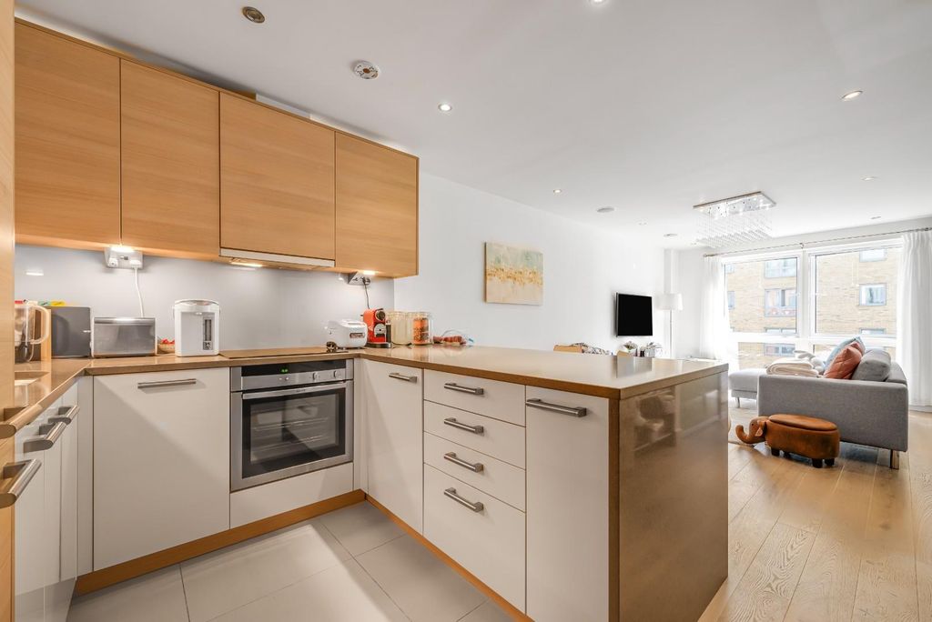 Property photo 2 of 12 Kitchen