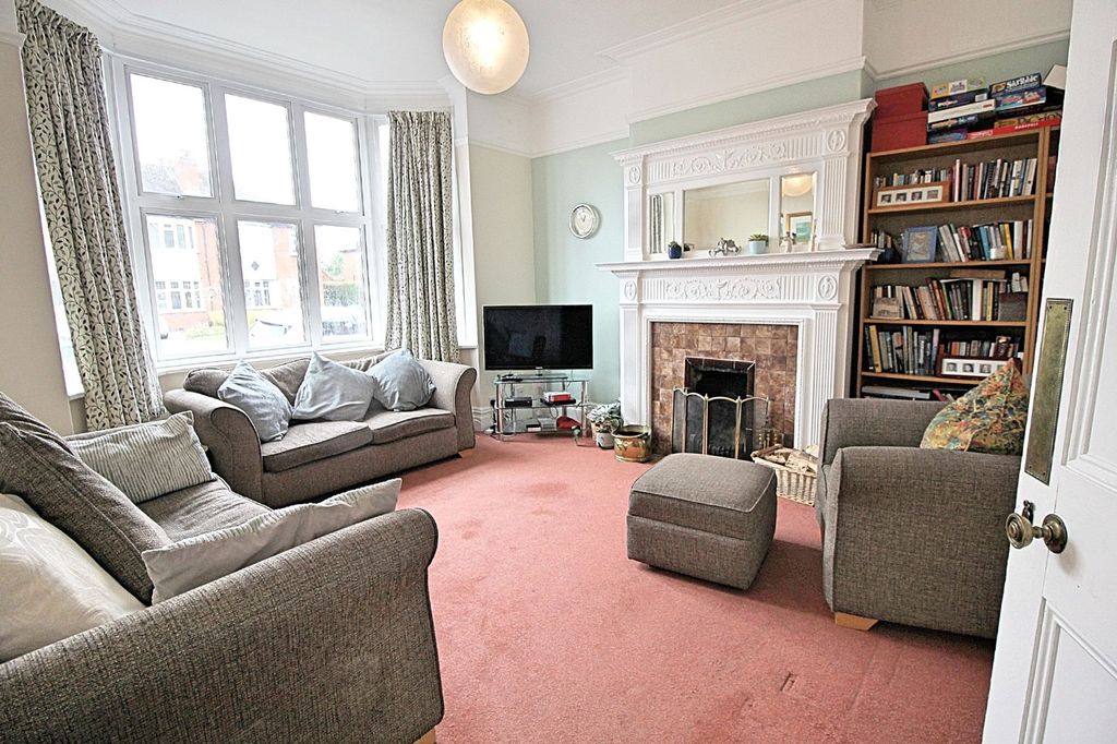Property photo 2 of 26