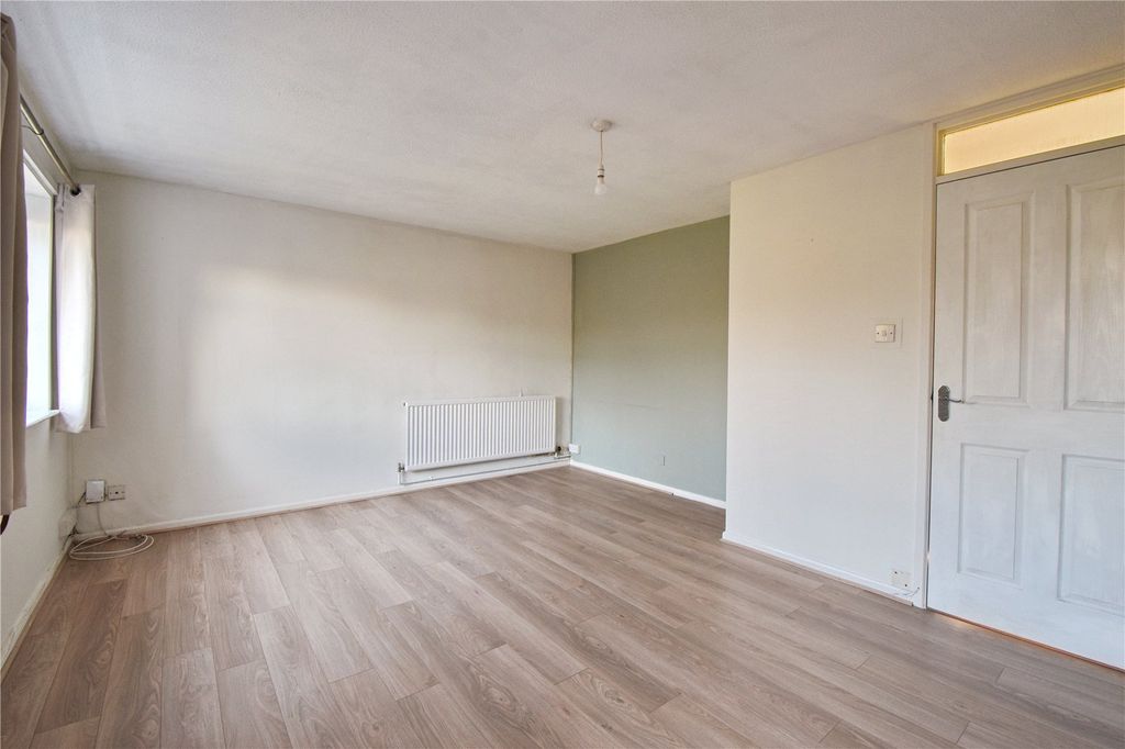 Property photo 2 of 12 Picture No. 10