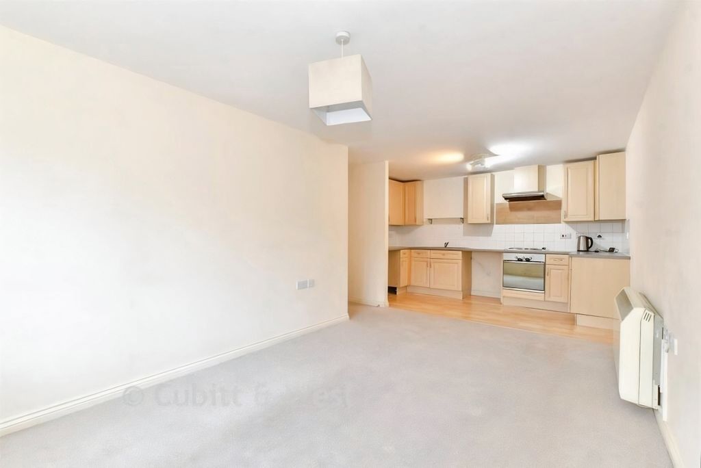 Property photo 3 of 10 98ee2655-4