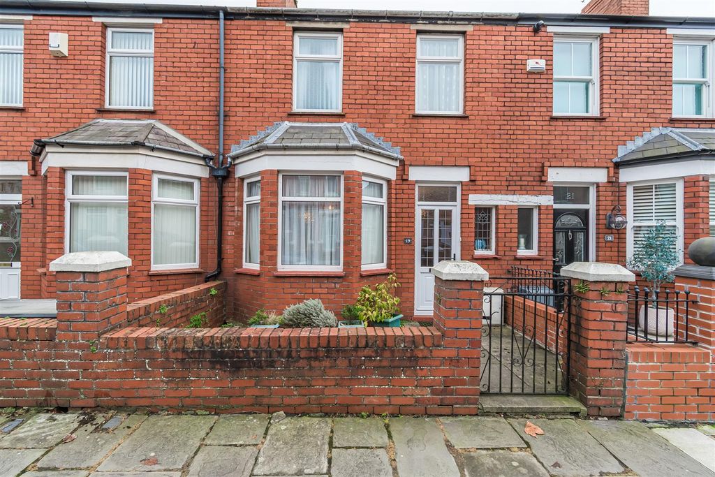 Property photo 1 of 20 Front