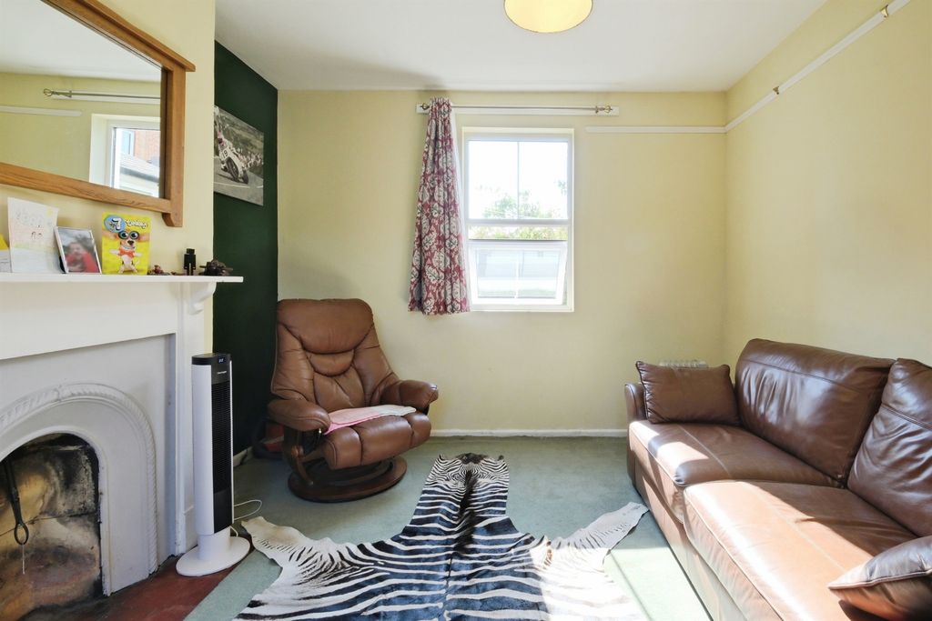 Property photo 3 of 14