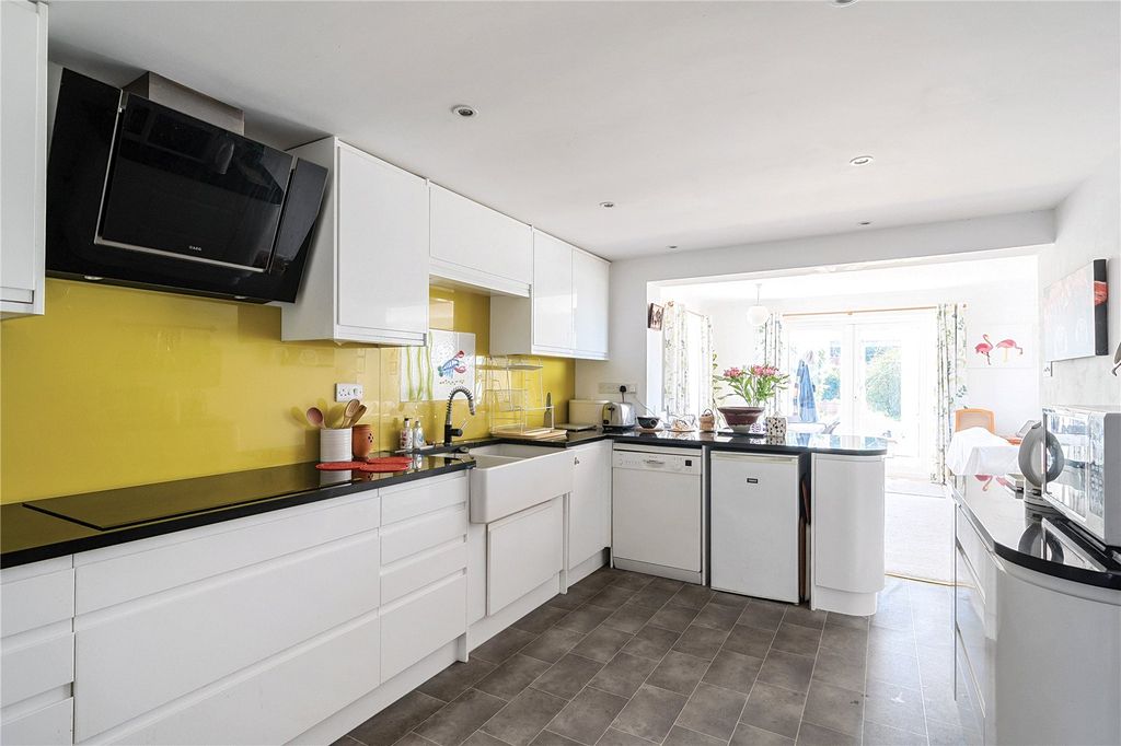 Property photo 3 of 33 Picture No. 34