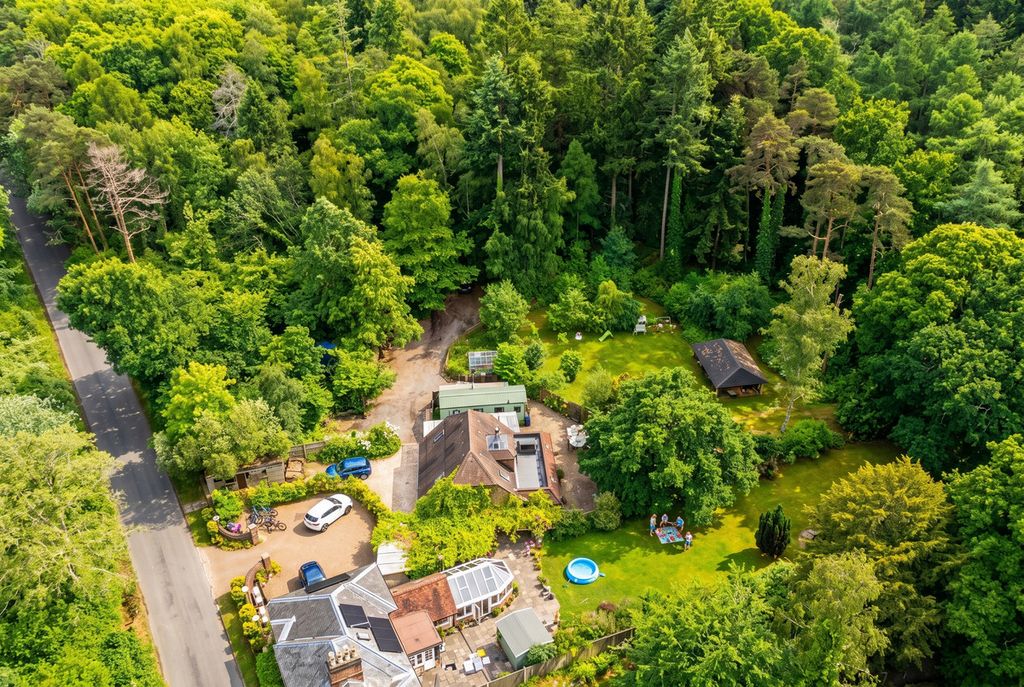 Property photo 1 of 33