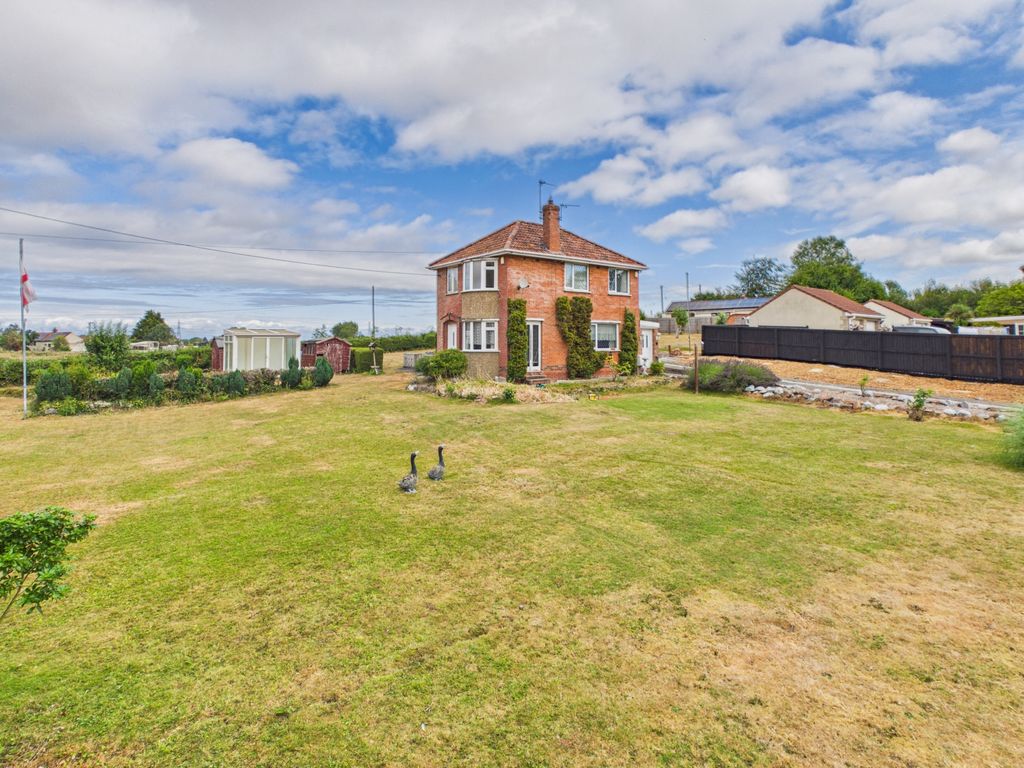 Property photo 3 of 31