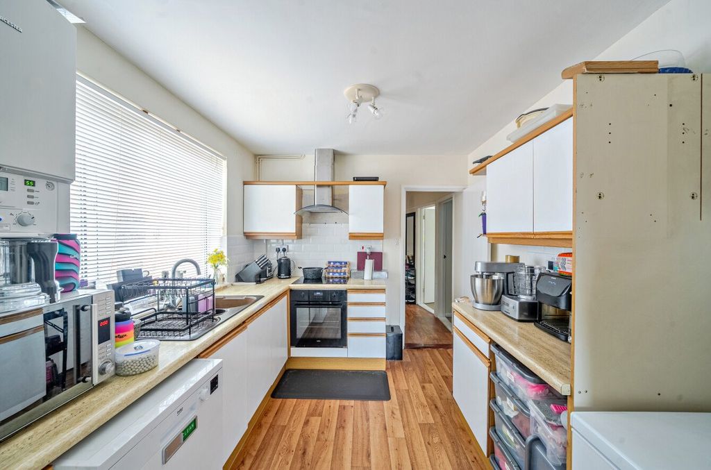 Property photo 3 of 10 1299977-17-68419c...