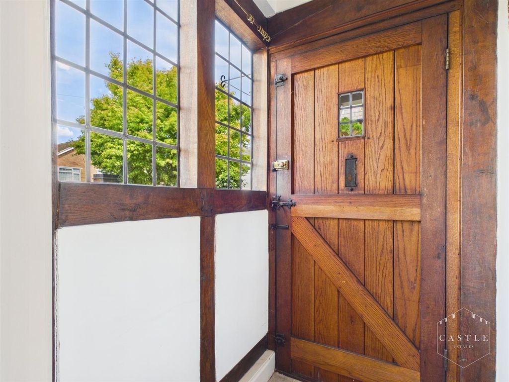 Property photo 3 of 39 Entrance Vestibule