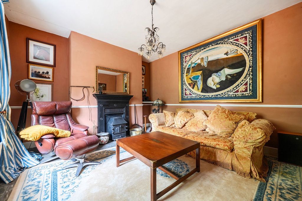Property photo 2 of 17