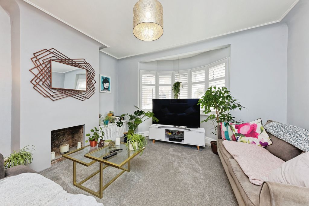 Property photo 3 of 16 Img_8136_Rw