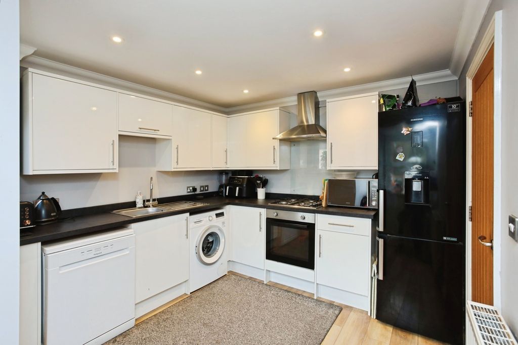 Property photo 3 of 18 Pbox-Img.Jpg