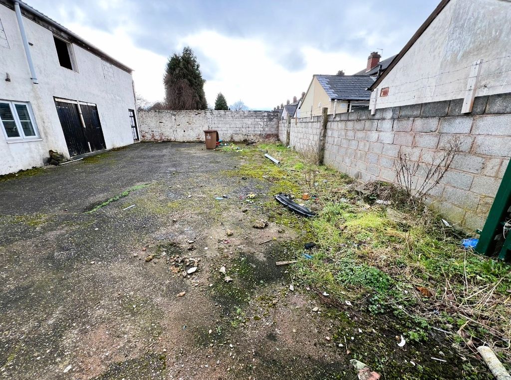 Property photo 3 of 5