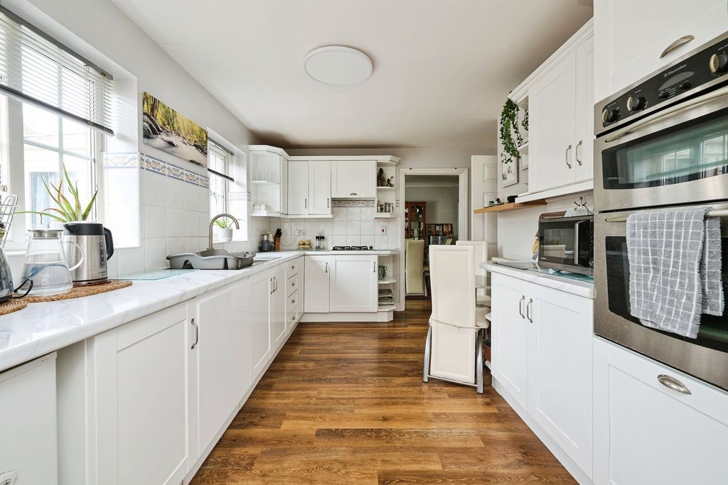 Property photo 1 of 22