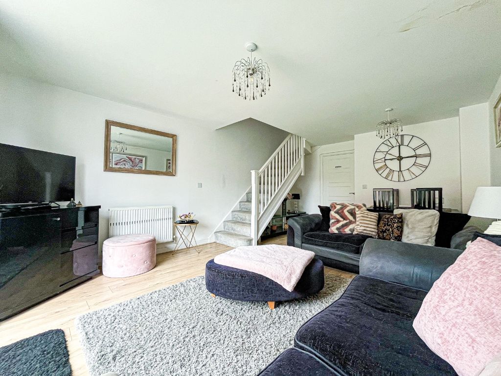 Property photo 2 of 15 4324803