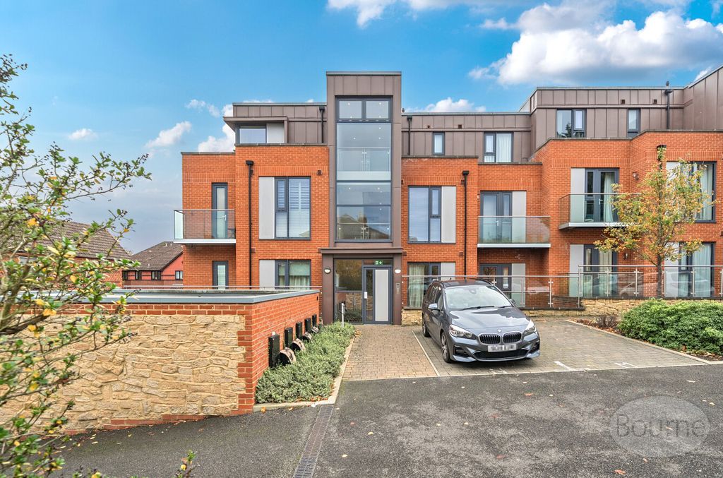 Property photo 1 of 15 7F87Bf5d-528E-416...