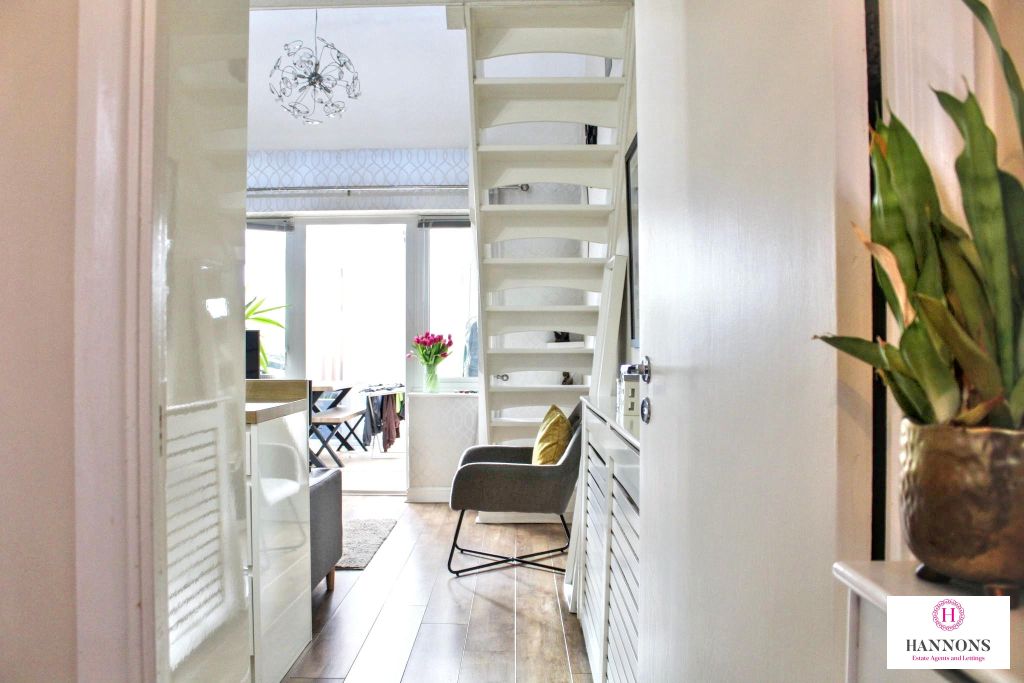 Property photo 2 of 14 Hallway Entrance 