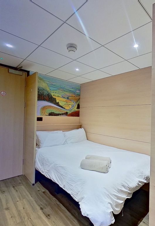 Property photo 1 of 5 Bedroom