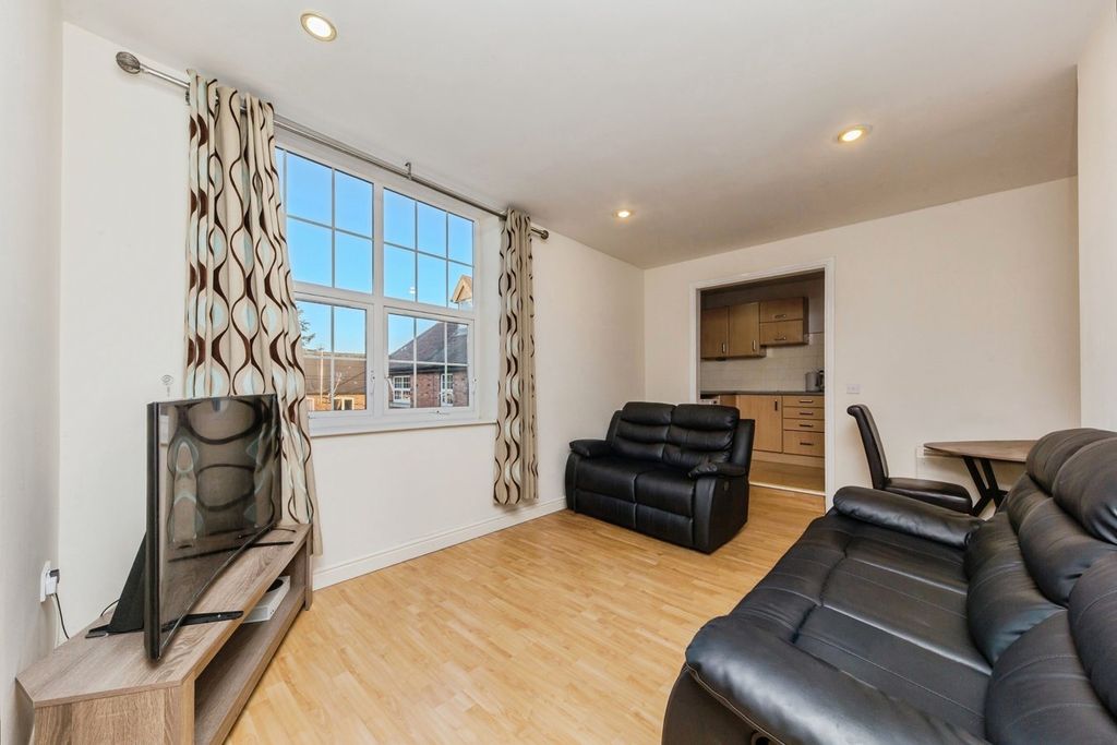 Property photo 3 of 17