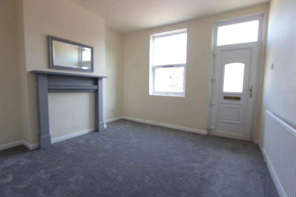 Property photo 3 of 14 4. Lounge .Jpg