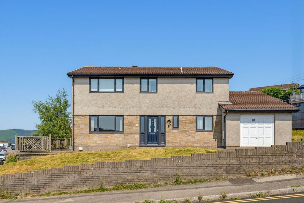 Property photo 1 of 44