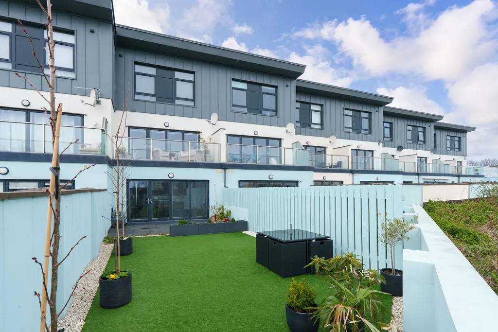 Property photo 3 of 35