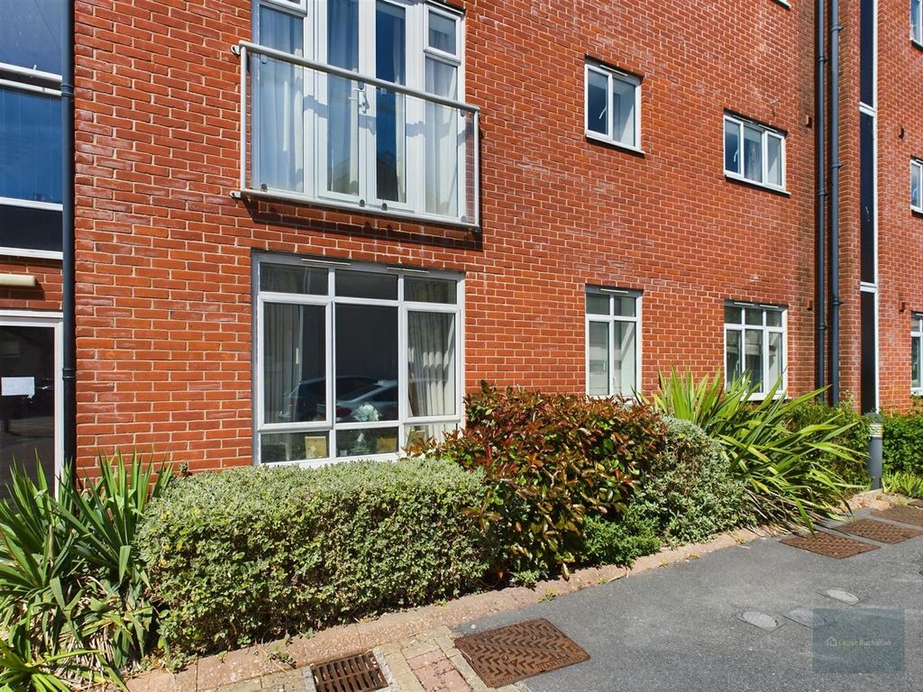 Property photo 1 of 16 Cam03907G0-Pr0047-St