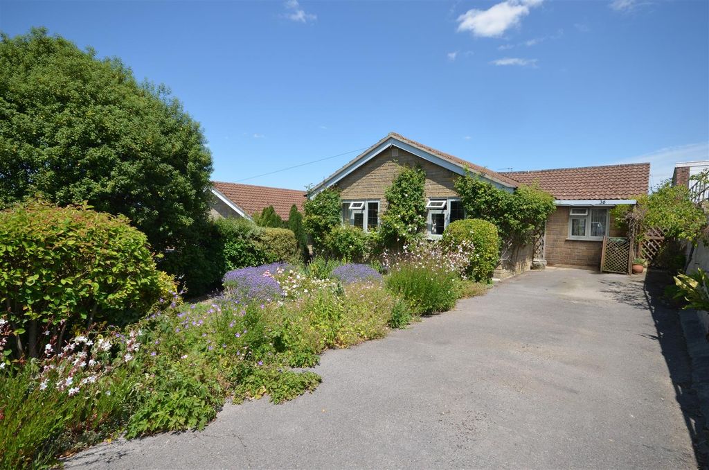 Property photo 1 of 10 Front