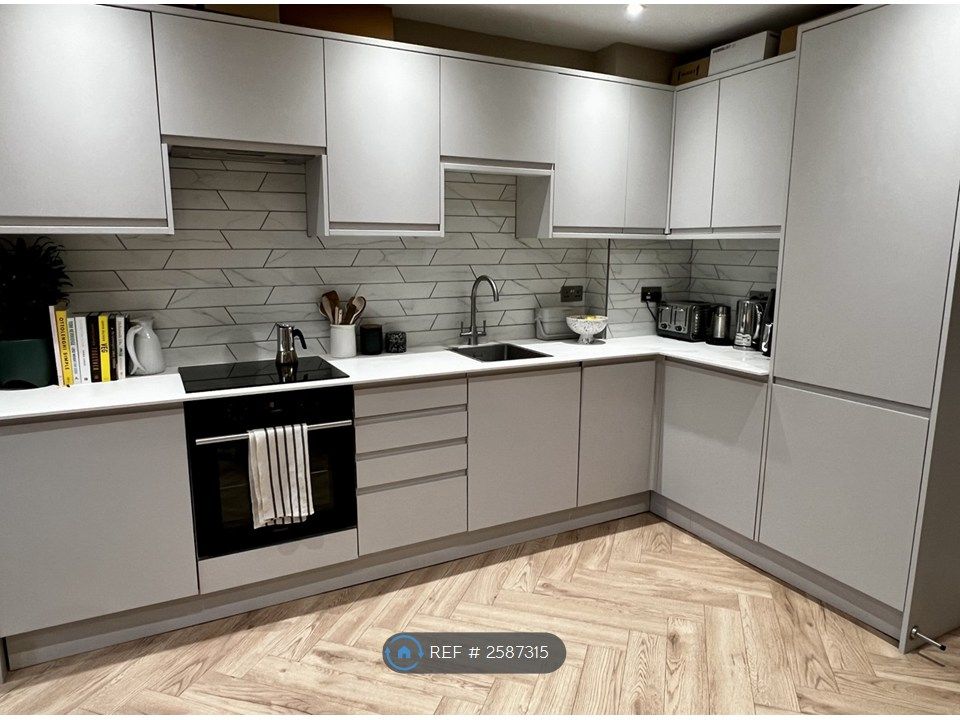 Property photo 3 of 6 Kitchen