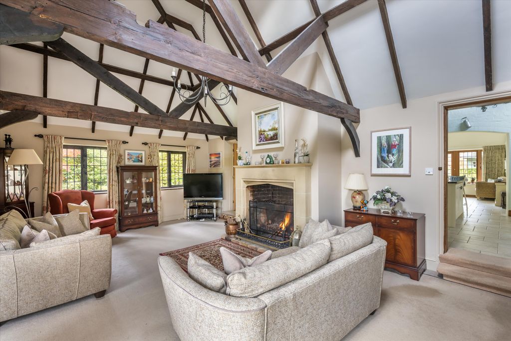 Property photo 2 of 18 Image