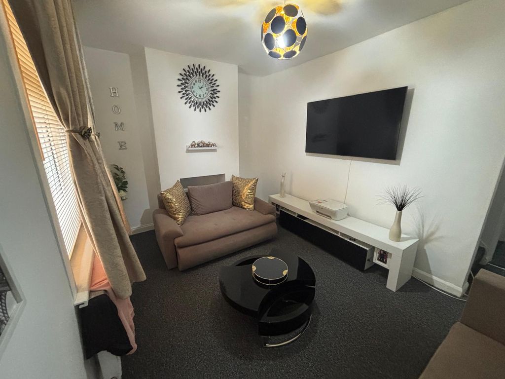 Property photo 2 of 8 Photo 2