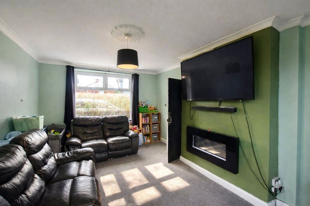 Property photo 3 of 16 Living Room