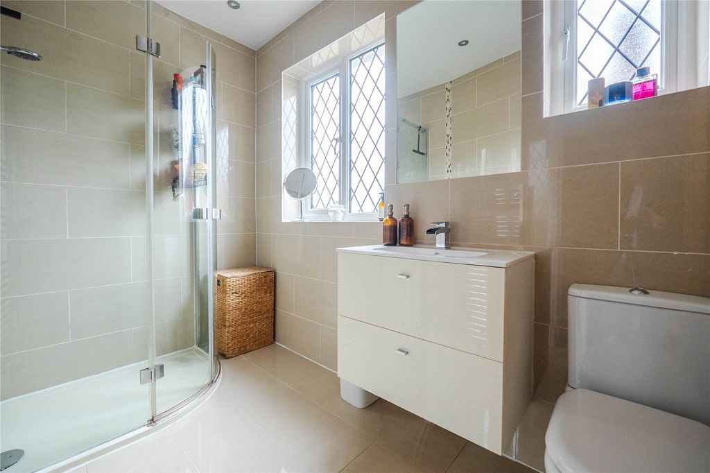 Additional image 17 of 3 bed semi-detached house for saleBarton Avenue, Dunstable, Bedfordshire LU5