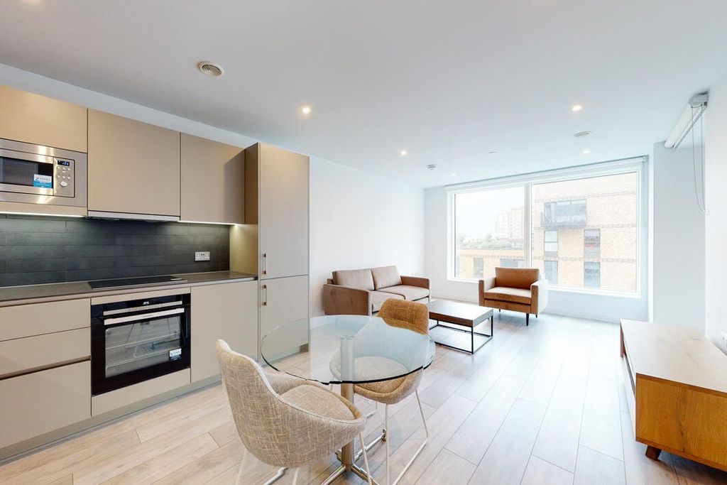 Property photo 1 of 21