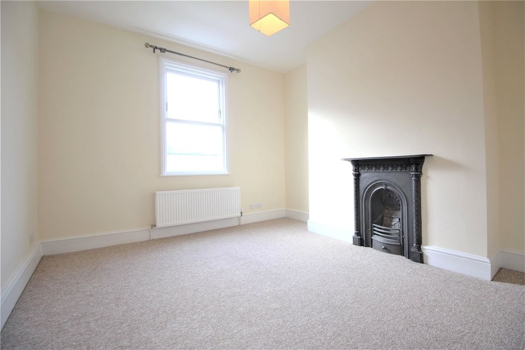 Property photo 3 of 8 Picture No. 16