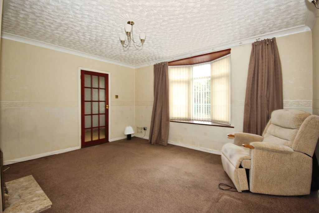Property photo 2 of 17 Photo
