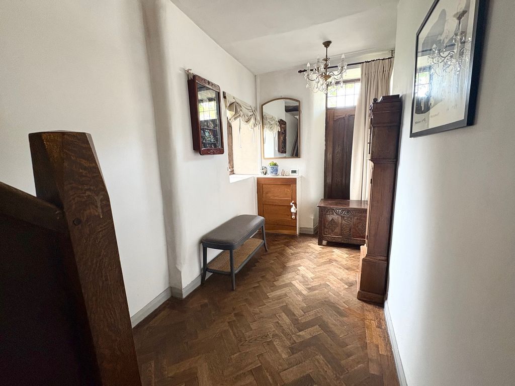 Property photo 3 of 31