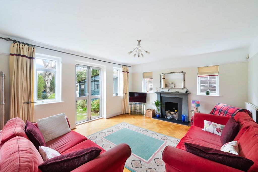 Property photo 2 of 21 Hamilton Close (19).Jpg