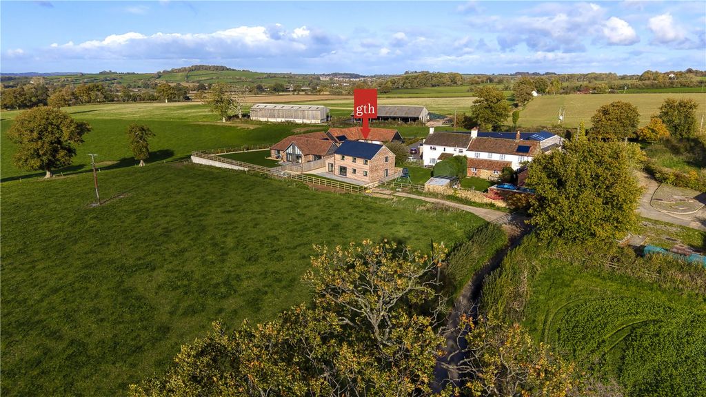 Property photo 1 of 23 Picture No. 28