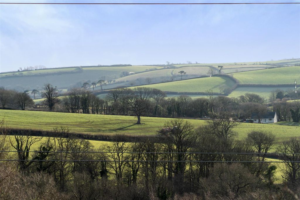 Property photo 2 of 19 Edgemill Open View.Jpg