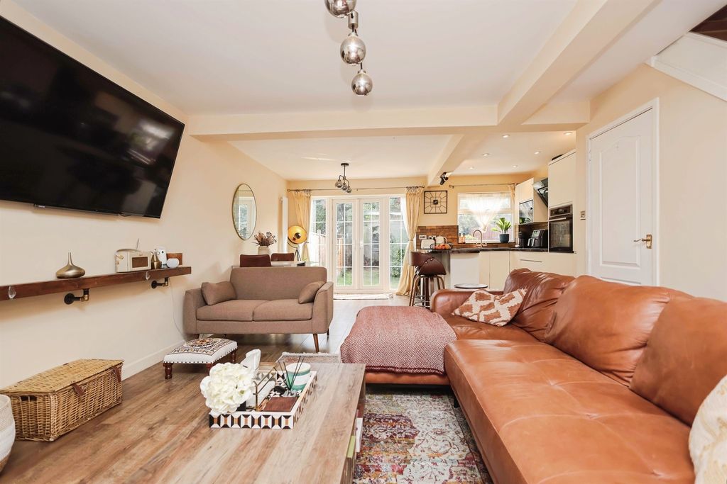 Property photo 3 of 18