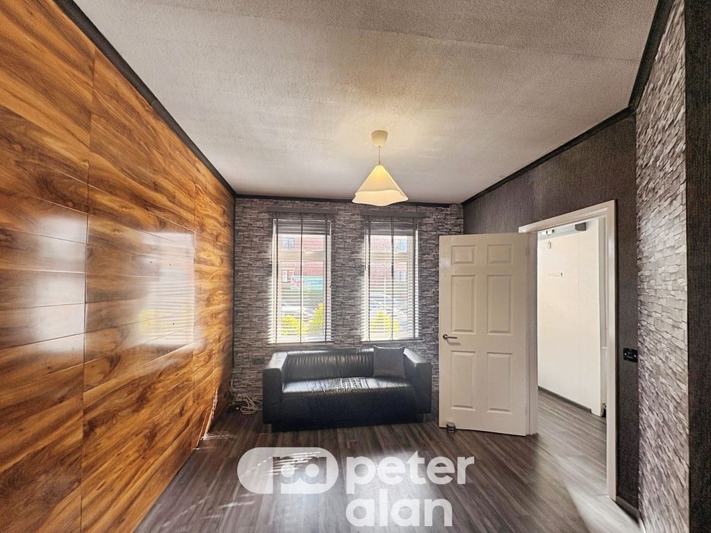 Property photo 3 of 13 Lving