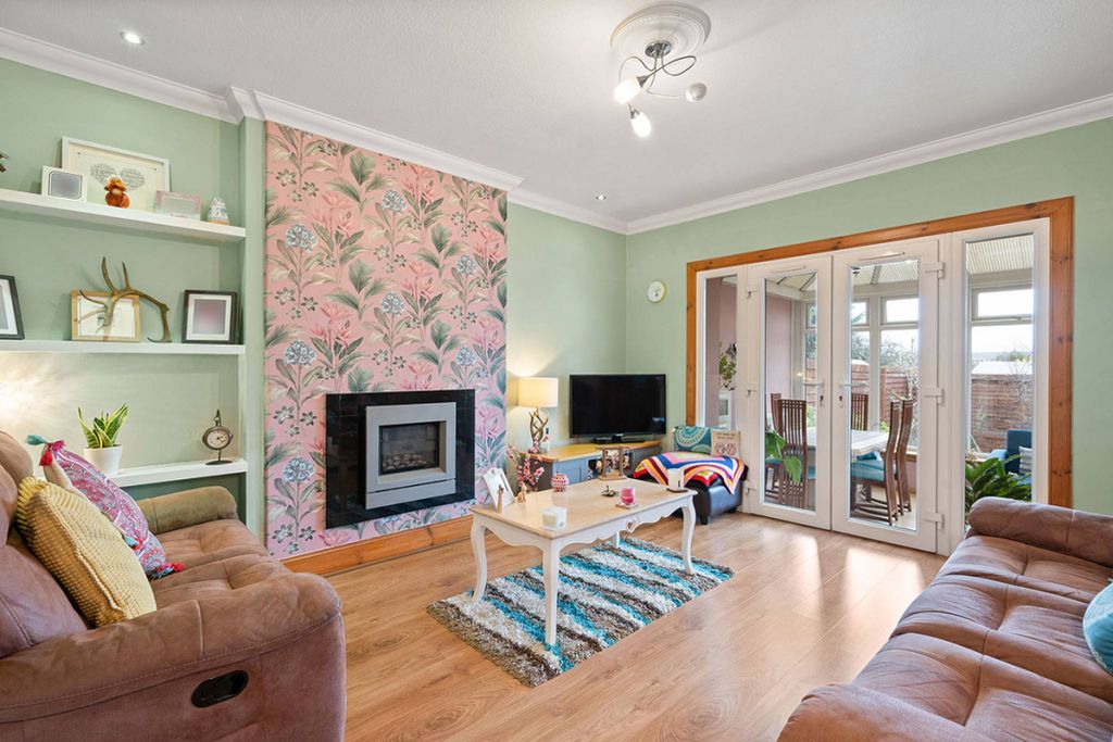 Property photo 2 of 21