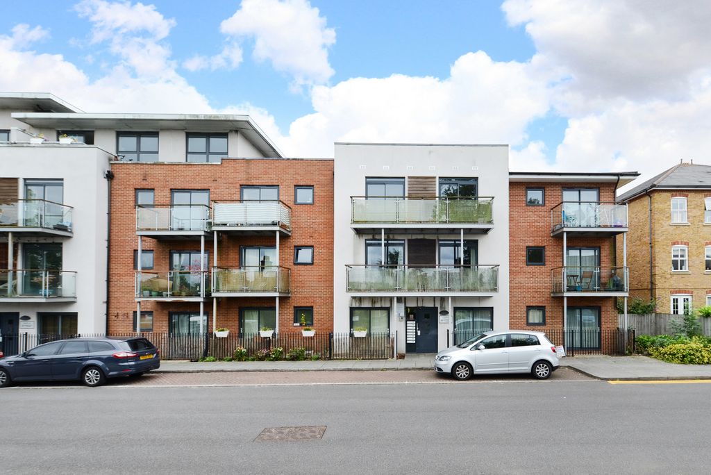 Property photo 1 of 11 Photo 01