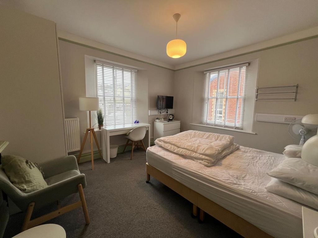 Property photo 3 of 4 Bedroom